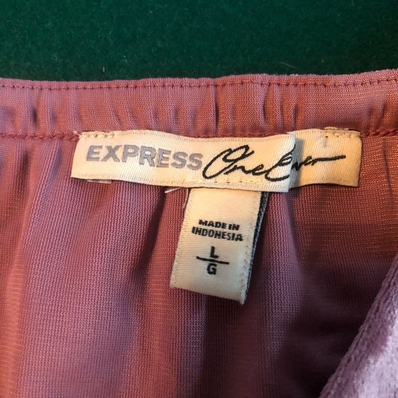 Tops - Picture 2 of 4